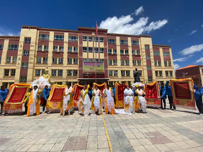 治多教師用堅守精神扎根基層，點亮教育的希望明燈