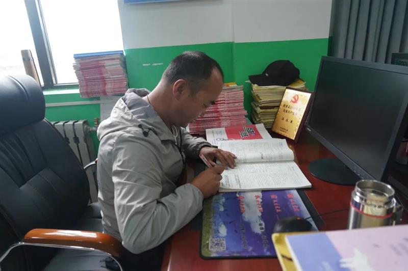 治多教師用堅守精神扎根基層，點亮教育的希望明燈