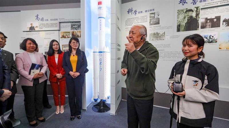 中國航天日航天科普周主題活動在湖北松滋舉行，沉浸式航天科普館“九號宇宙”同期開放