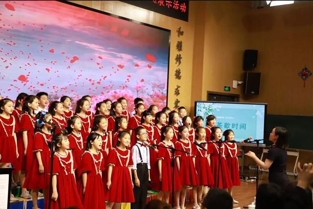 成都實(shí)外附小省級(jí)課題成果發(fā)布會(huì)隆重舉行！