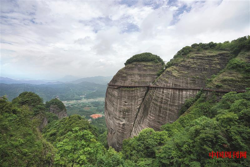 攝圖網(wǎng)_500939280_龍南縣小武當(dāng)山(企業(yè)商用).jpg 攝圖網(wǎng)_500939280_龍南縣小武當(dāng)山(企業(yè)商用).jpg