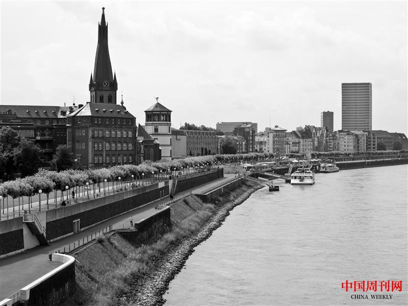 攝圖網(wǎng)_306892343_德國(guó)杜塞爾多夫全景Rhein河萊茵德國(guó)(企業(yè)商用).jpg 攝圖網(wǎng)_306892343_德國(guó)杜塞爾多夫全景Rhein河萊茵德國(guó)(企業(yè)商用).jpg