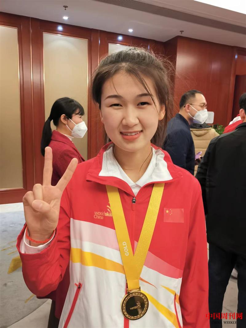 為國奪冠的00后女孩姜雨荷(1).jpg 為國奪冠的00后女孩姜雨荷(1).jpg