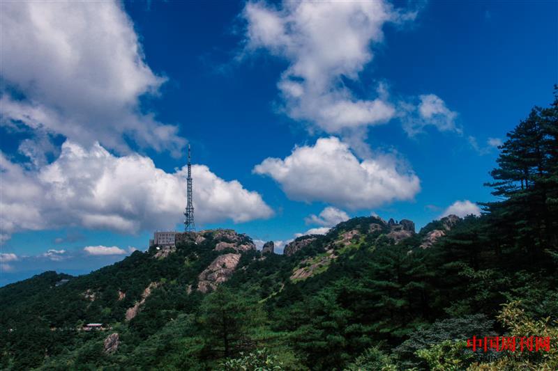 攝圖網(wǎng)_500785441_安徽黃山山頂藍(lán)天白云(企業(yè)商用).jpg 攝圖網(wǎng)_500785441_安徽黃山山頂藍(lán)天白云(企業(yè)商用).jpg