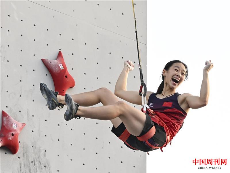 在女子攀巖速度賽決賽中，中國選手周婭菲以6秒54的成績奪得冠軍2.jpeg