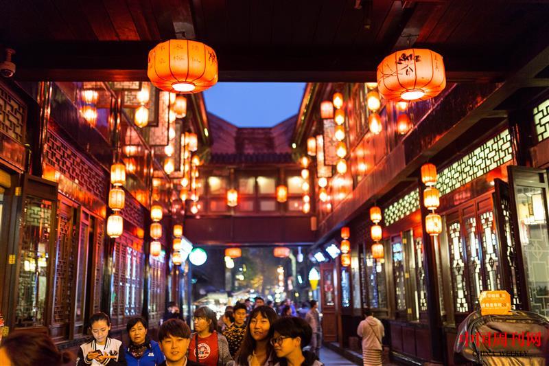攝圖網(wǎng)_500180915_成都巷子景點夜景(企業(yè)商用).jpg 攝圖網(wǎng)_500180915_成都巷子景點夜景(企業(yè)商用).jpg